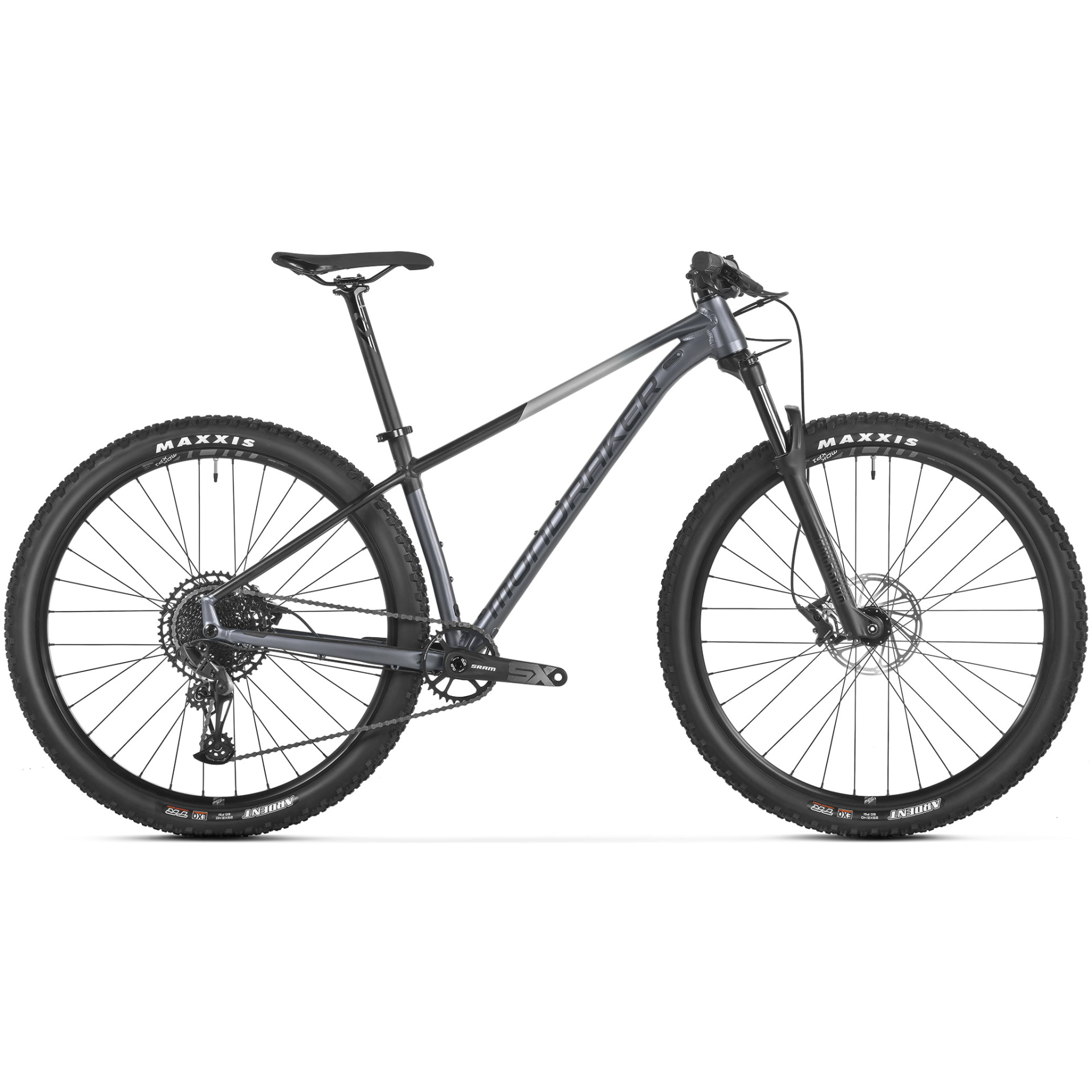 Wir präsentieren das Mondraker Chrono DC: ein elegantes, modernes Mountainbike mit großen, robusten Reifen, einem dunkelgrauen Rahmen, einem geraden Lenker und einer stabilen Vorderradgabel mit Federung. Es ist in unserem Fahrradladen erhältlich und verfügt über fortschrittliche Scheibenbremsen und einen Antrieb mit einem Kettenblatt für unübertroffene Leistung im Gelände und auf dem Trail.