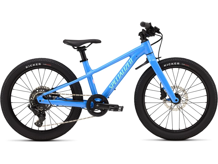 Das Specialized Riprock 20 ist ein leuchtend blaues Kinder-Mountainbike mit schwarzen Reifen, schwarzem Sattel und Scheibenbremsen, dargestellt von der Seite auf weißem Hintergrund.