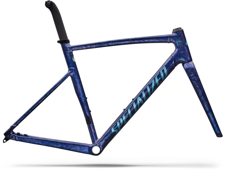 Das Specialized Allez Sprint Frameset, abgebildet in Blau mit einem marmorierten Muster und ohne Laufräder oder Komponenten, steht vor einem weißen Hintergrund. Auf dem Unterrohr steht in großen blauen Buchstaben "Specialized".